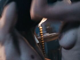 Ясмина Поляк голая – Птичий язык (2019)