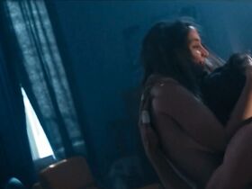 Ясмина Поляк голая – Птичий язык (2019) #12