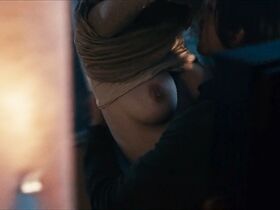 Ясмина Поляк голая – Птичий язык (2019) #8