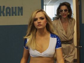 Эмили Мид секси – Двойка s03e06 (2019) #2