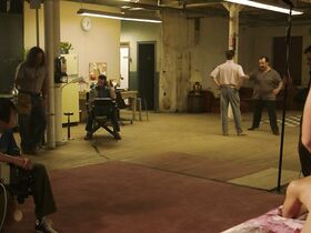 Эмили Мид секси – Двойка s03e06 (2019) #4