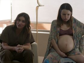 Эмили Браунинг голая – Любовники s05e01 (2019) #5