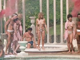 Барбара Крэмптон голая, Ким Эвенсон голая – Похищенная (1986) #15