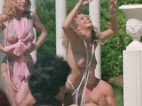 Барбара Крэмптон голая, Ким Эвенсон голая – Похищенная (1986) #19