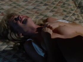 Барбара Крэмптон голая, Ким Эвенсон голая – Похищенная (1986) #5