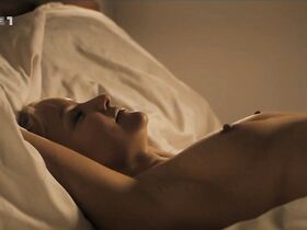 Ева Херциг голая – Штирийский крест (2019)