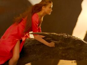 Мария Поезжаева секси – Он – дракон (2015) #4