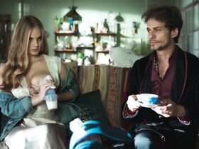 Валентина Булк секси – Я, моя бабушка и бык s01 e01, e05 (2019) #7