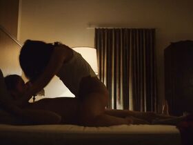 Бригитта Урхаузен секси – Капитани s01e05-06 (2019)