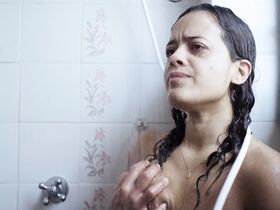 Маевэ Жинкингз секси – Estátua! (2014)