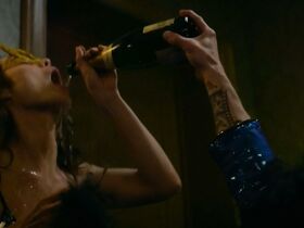 Ольга Куриленко секси – The Room (2019) #10