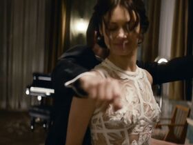 Ольга Куриленко секси – The Room (2019) #3