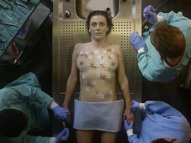 Каролин Бург голая – Бальтазар s02e01 (2019)