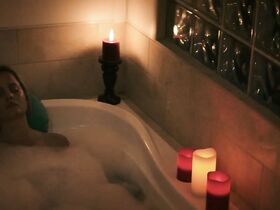 Мена Сувари секси – Убийство Николь Браун Симпсон (2019) #11