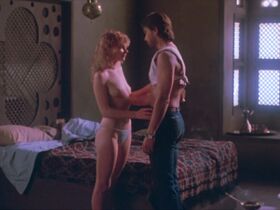 Керри Мак голая – Заложница: История Кристины Мареш (1983)