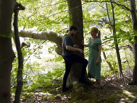 Лэрке Винтер секси – Между нами s01e05 (2019) #4