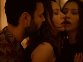 Наталия Вербеке секси – Узел s01e01-03 (2019) #2