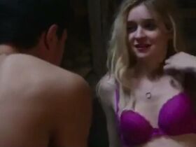 Мари Петьё голая – Dinosaurs in the Distance (2016) #3