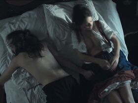 Джоана Коэльо голая – Мать Паула s01e02 (2017) #6