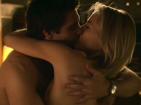 Джули Бенц секси – Круг друзей (2006)