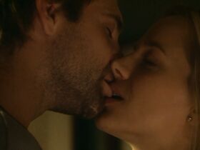 Джули Бенц секси – Круг друзей (2006) #2