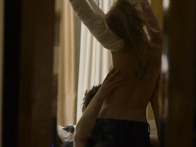 Елена Радоничич голая – Красная дверь s01e03,e05,e07 (2017) #14