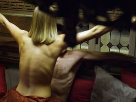 Елена Радоничич голая – Красная дверь s01e03,e05,e07 (2017) #2