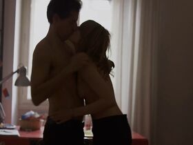 Елена Радоничич голая – Красная дверь s01e03,e05,e07 (2017) #5