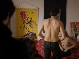 Елена Радоничич голая – Красная дверь s01e03,e05,e07 (2017) #7