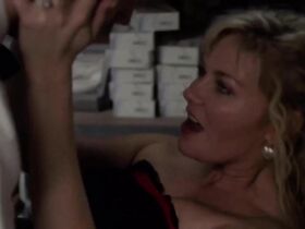 Кирстен Данст секси – Как стать Богом в центральной Флориде s01e06 (2019)