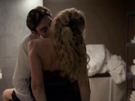 Кирстен Данст секси – Как стать Богом в центральной Флориде s01e06 (2019) #7