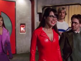 Линда Карделлини секси – Скуби-Ду (2002) #6