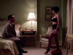 Линда Карделлини секси – Безумцы (2015) #3