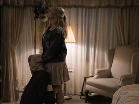 Кирстен Данст секси – Как стать Богом в центральной Флориде s01e04 (2019)