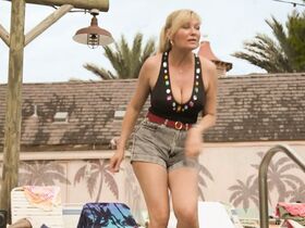 Кирстен Данст секси – Как стать Богом в центральной Флориде s01e04 (2019) #4