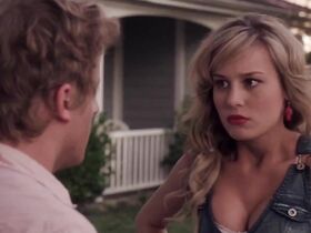 Бри Ларсон секси – Дом вдребезги (2009)