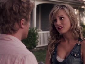 Бри Ларсон секси – Дом вдребезги (2009) #3