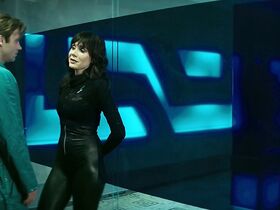 Ольга Болондзь голая – Человек с волшебной коробкой (2017) #2