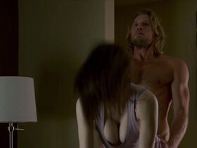 Александра Даддарио секси, Кейт Аптон секси – Стоянка (2017) #17