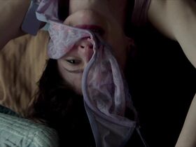 Александра Даддарио секси, Кейт Аптон секси – Стоянка (2017) #20