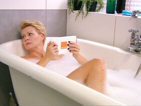 Мальгожата Кожуховская секси – Семейка e215-221-237-238 (2017-2018) #3