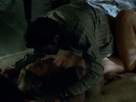 Ева Бертистл голая – Нежный поцелуй (2004) #5