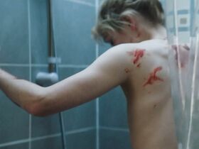 Сара Болгер секси – Хорошую женщину найти тяжело (2019) #2