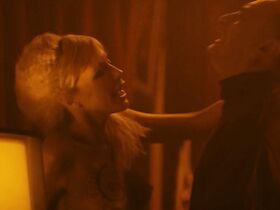 Екатерина Маликова секси – В клетке s01e01 (2019) #10