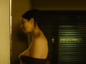 Моника Беллуччи секси – Старые шпионские игры (2019) #3