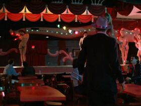 Валентина Форте голая – Режь и беги (1985) #6