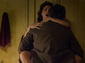 Антония Гизен голая – Рваные трусы (2018) #2