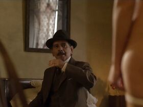 Антония Гизен голая – Рваные трусы (2018) #6