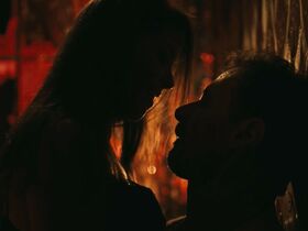 Энди Ромеро секси – Механизм s02e05 (2019) #3