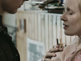 Аня Шнайдер голая – Когда мы мечтали (2015) #5